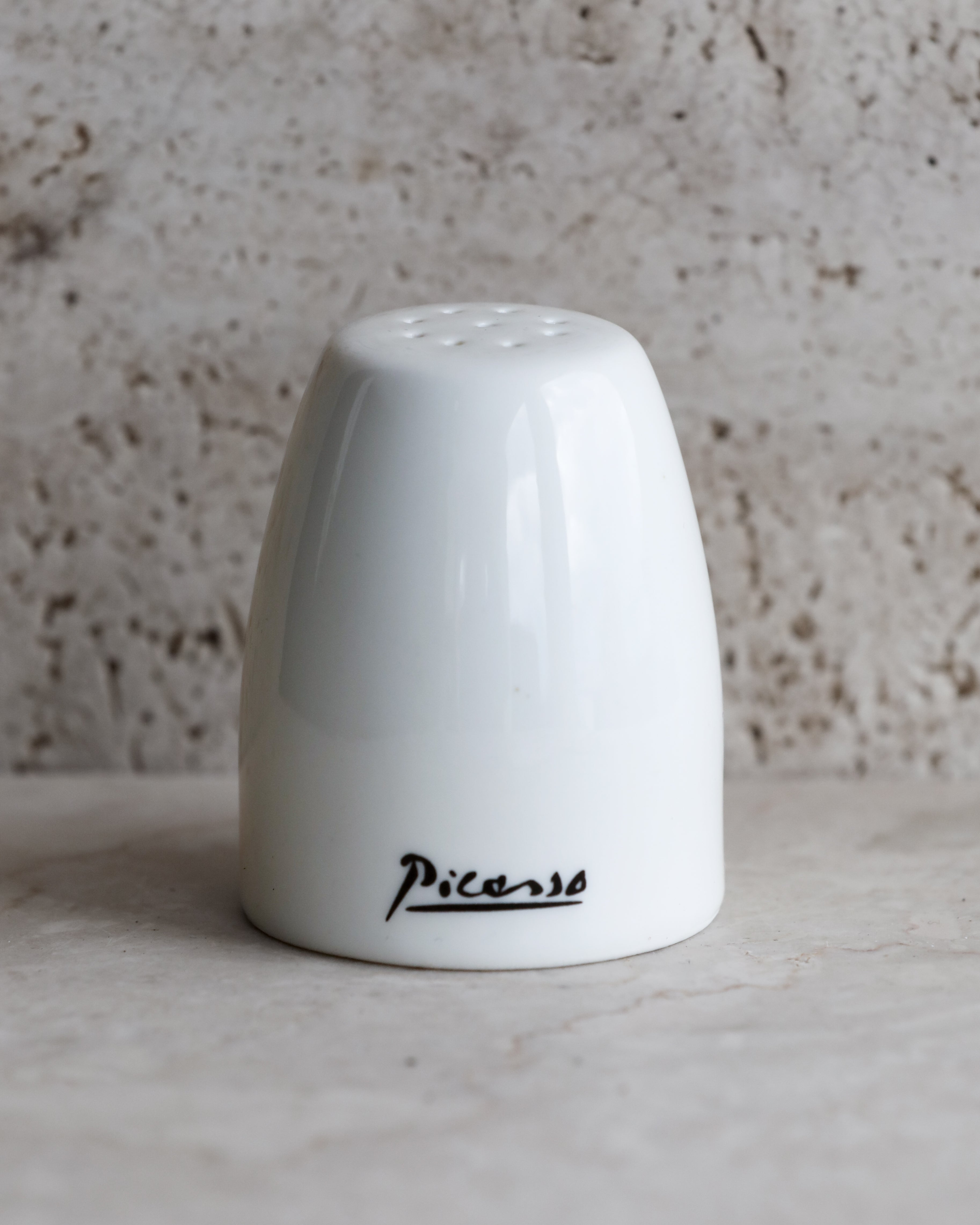 Picasso licensed porcelain pepper shaker with matching illustration